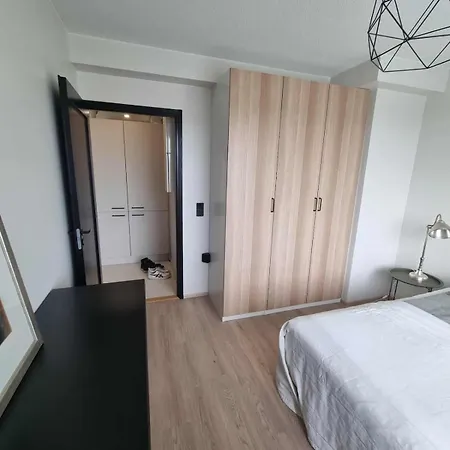 Moderni Kattohuoneisto